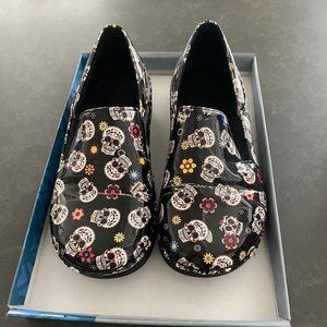 Spring Step Professional Ferrara Skull Clogs